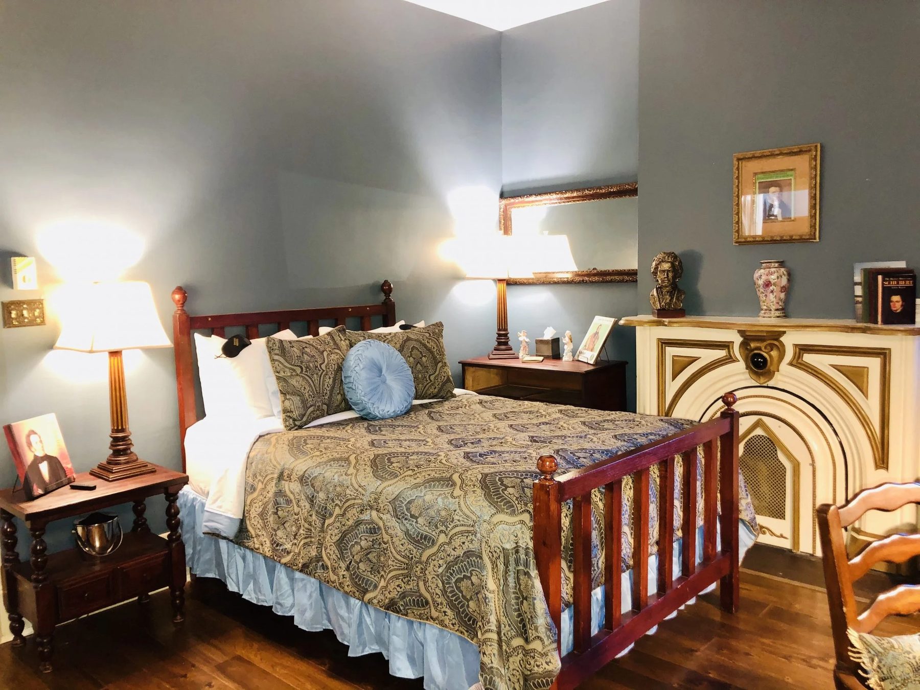 The Schubert Room, with a queen bed and period antiques